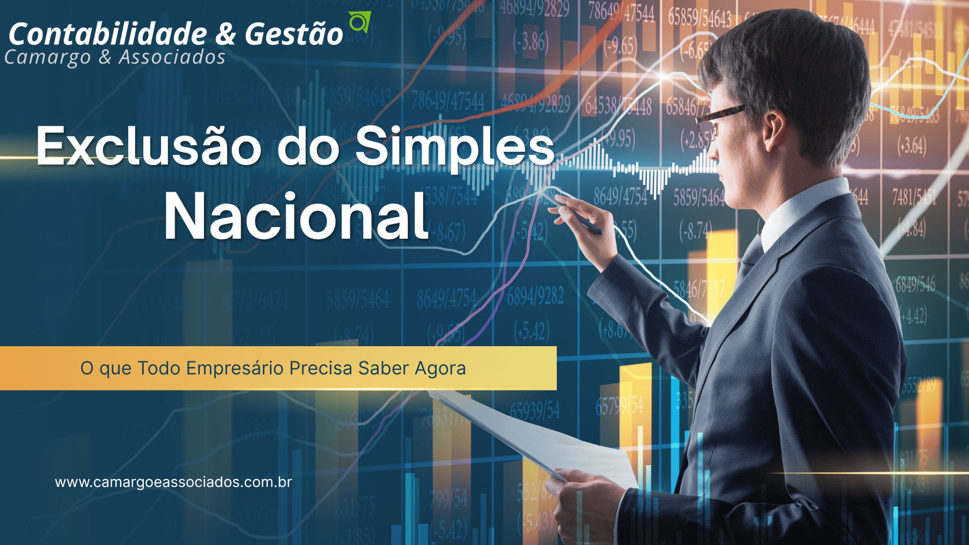 Empresário analizando notificação da Receita Federal